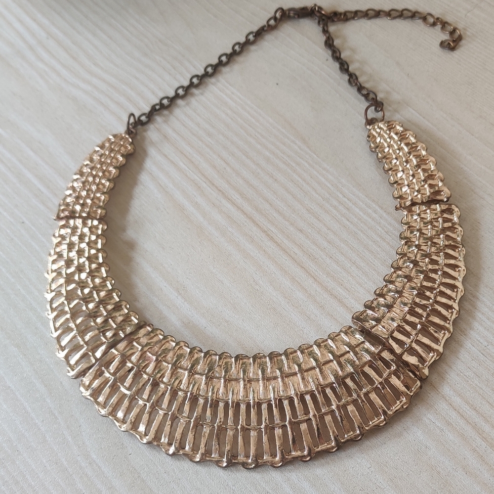 Vintage Elegant Gold Tone Collar Style Statement Necklace